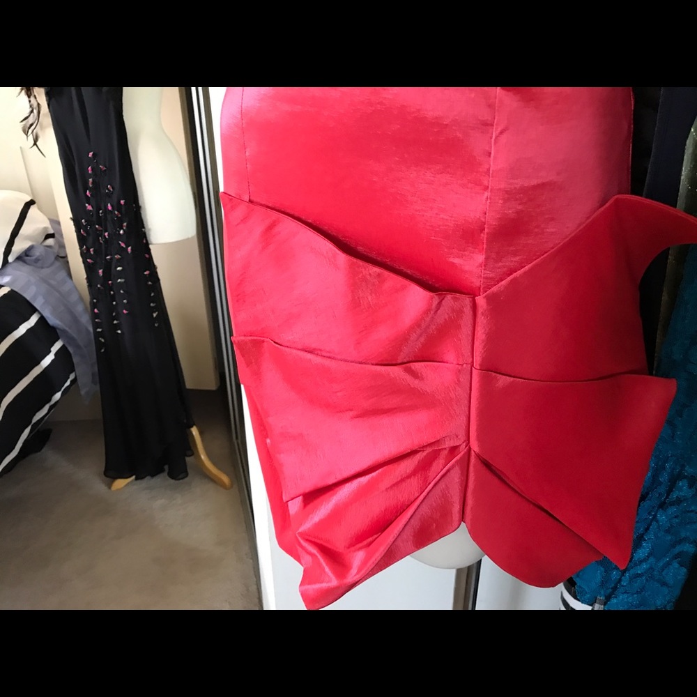 RED LITTLE DRESSES - Picture 3 of 8